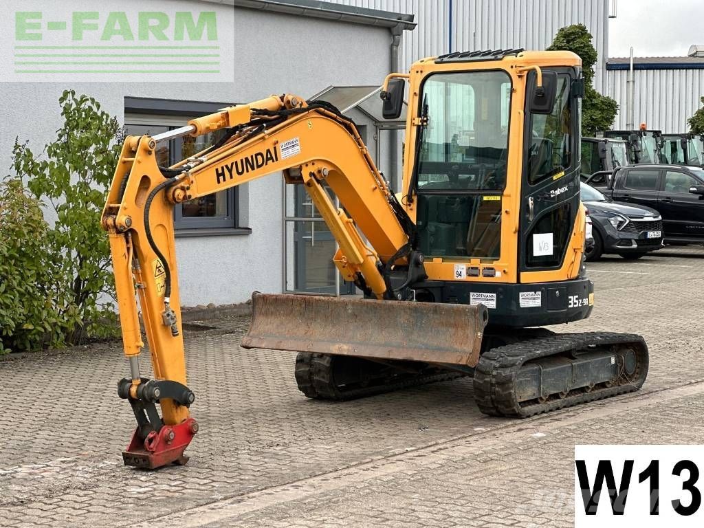 HYUNDAI r35z 9a Mini excavator €31,000