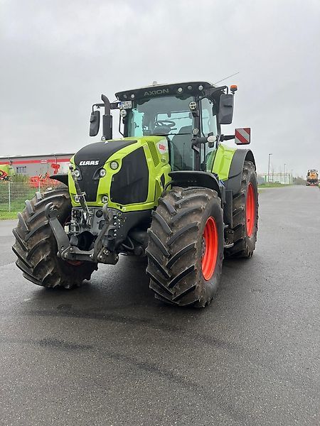 Claas Axion 870 Cmatic Tractor €160,900