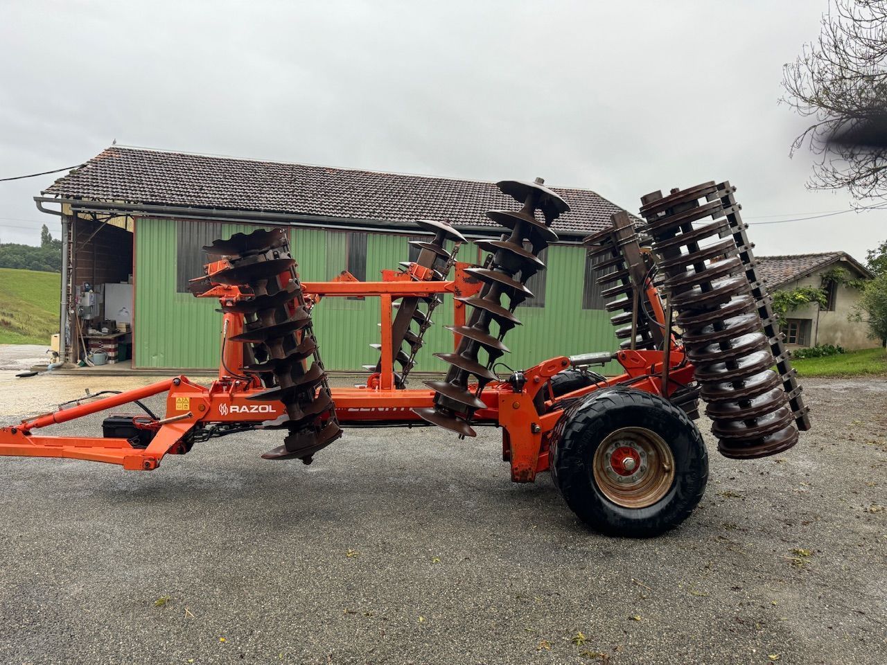 E-FARM: Razol rzh 32 - Rastra de discos y disco compacto - id QBV8XUE - 12.500 € - Año: 2013 - Francia