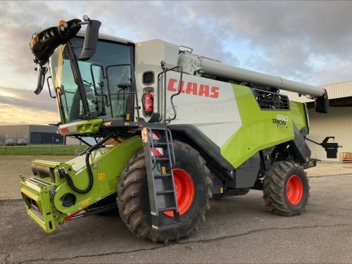 E-FARM: Claas Trion 650 - Mähdrescher - id RWAZTKN - 290.000 € - Baujahr: 2023 - Abgelesene Motorstunden: 500,Frankreich