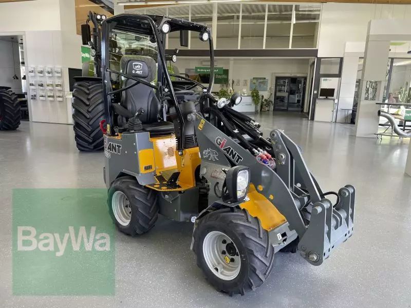 E-FARM: Giant g1200 - Kerekes rakodógép - id 8EBXVQT - 26 008 EUR - Gyártási év: 2023 - Üzemóra (motor): 3,Motor teljesítménye (LE): 25,Németország