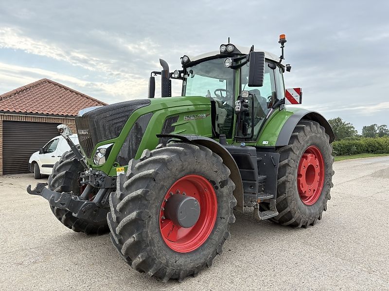 E-FARM: Fendt 933 Vario - Tractor - id TUMPUXH - €181,124 - Year of construction: 2021 - Engine hours: 1,994,United Kingdom