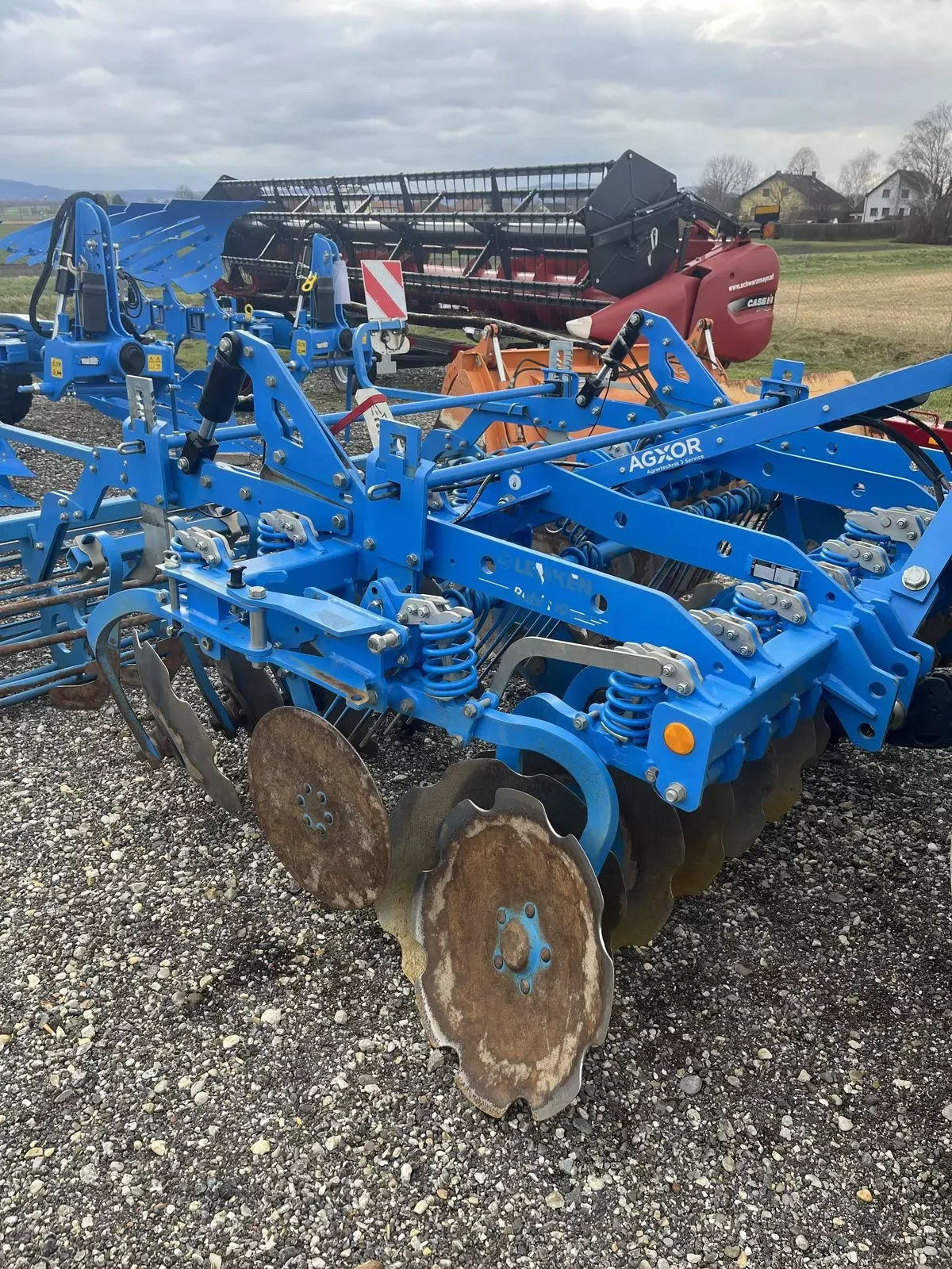 E-FARM: Lemken rubin 10-300 u - Power harrow - id NQJ9NR9 - €20,500 - Year of construction: 2022 - Austria