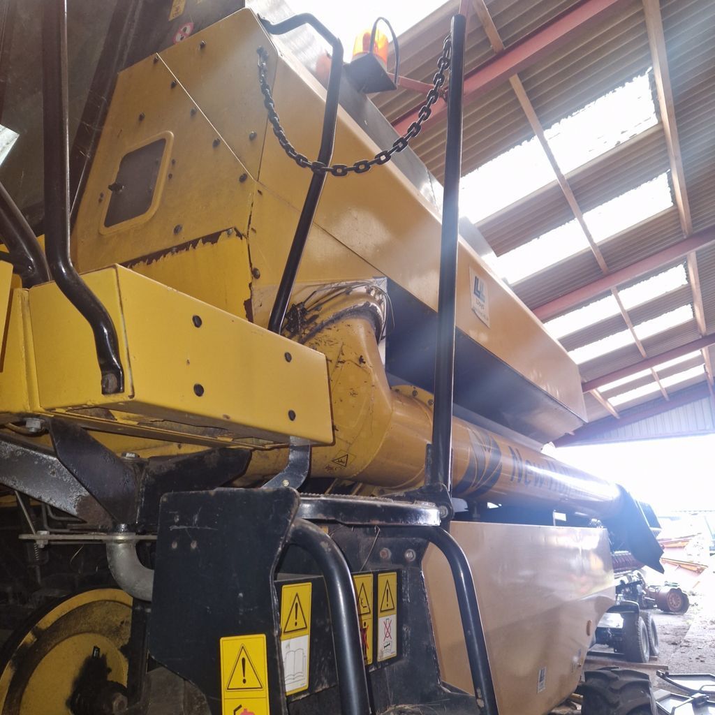 New Holland TC 5060 Mietitrebbia 80.048 €