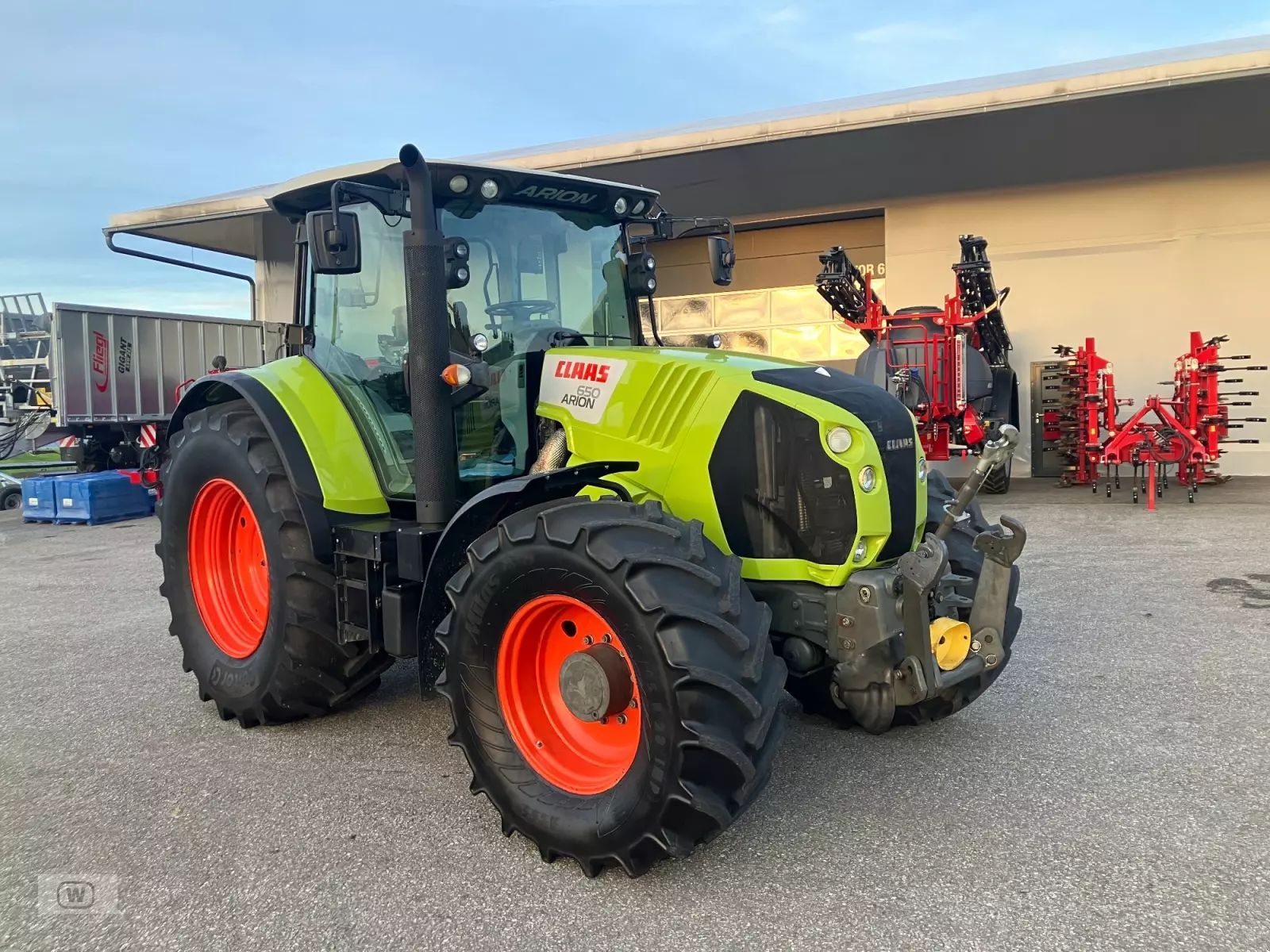 E-FARM: Claas Arion 650 CMATIC CIS - Traktor - id YQNWINF - 66.583 € - Baujahr: 2015 - Abgelesene Motorstunden: 5.690,Motorleistung (PS): 185,Österreich