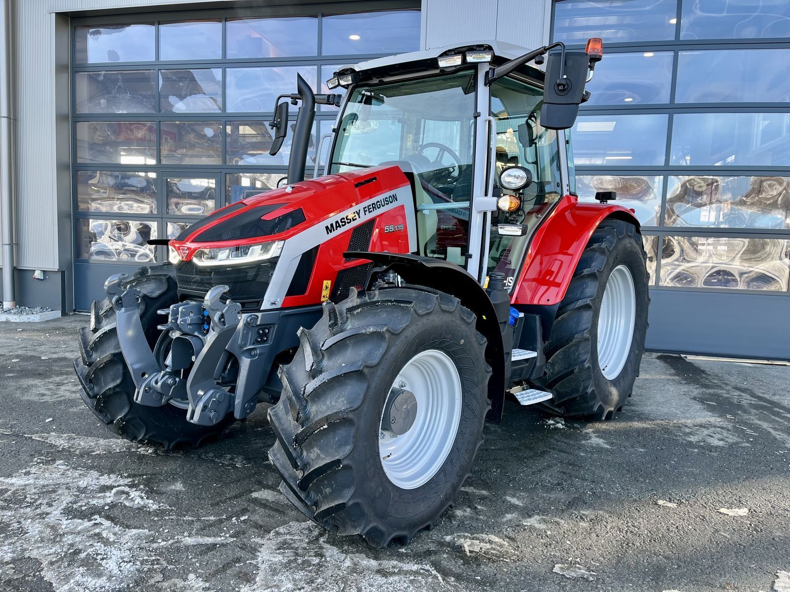 Massey Ferguson 5S.115 Tractor 95.750 EUR