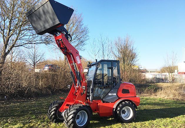 E-FARM: Toyo valet de ferme toyo 850a cabine – siège confort réglable avec accoudoirs et ceinture de sécurité - Mini-chargeuse - id YRCUASV - 34 900 € - France