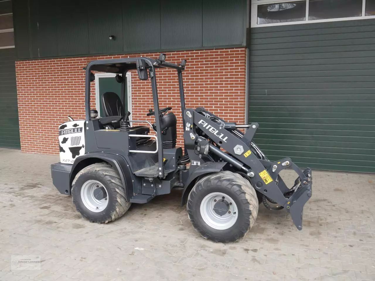 E-FARM: sonstige peecon pitbull 27-26z - Chargeuse sur pneus - id ZD5DXDM - 31 500 € - Année: 2021 - Puissance du moteur (chevaux): 26,Allemagne