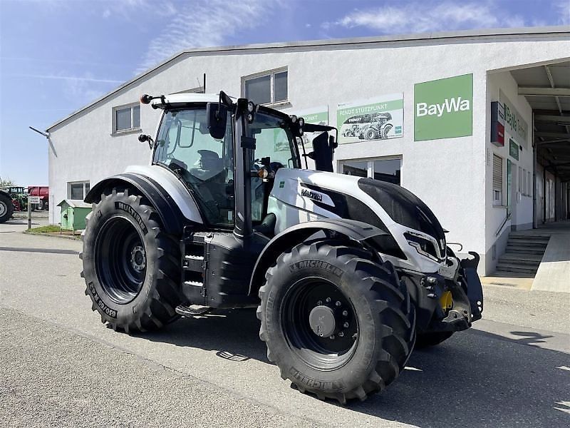 E-FARM: Valtra T235D - Traktor - id FKDXBVT - 169.500 € - Baujahr: 2023 - Abgelesene Motorstunden: 52,Motorleistung (PS): 220,Deutschland