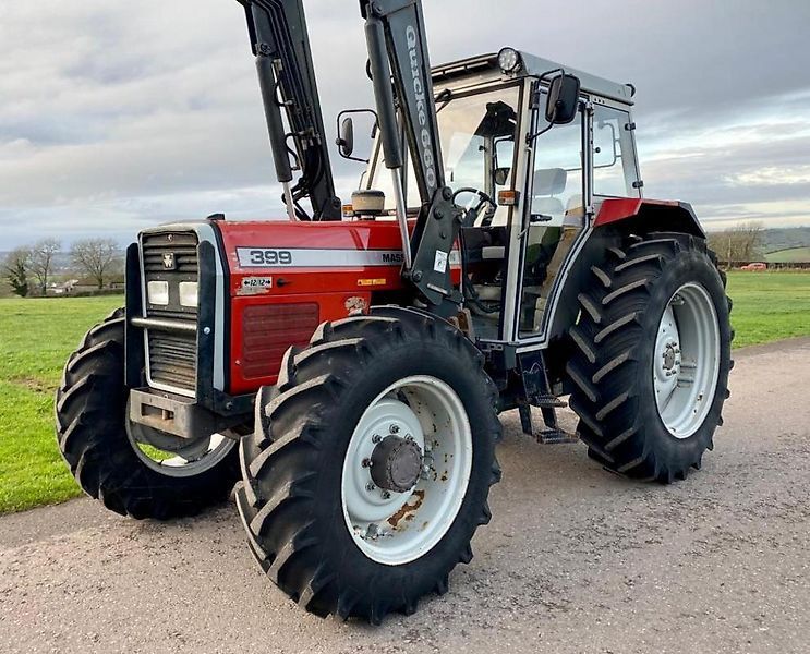 E-FARM: Massey Ferguson 399 - Tracteur - id JGEBSAX - 29 885 € - Année: 1995 - Lecture du nombre d'heure: 5 626,Puissance du moteur (chevaux): 97,Royaume-Uni