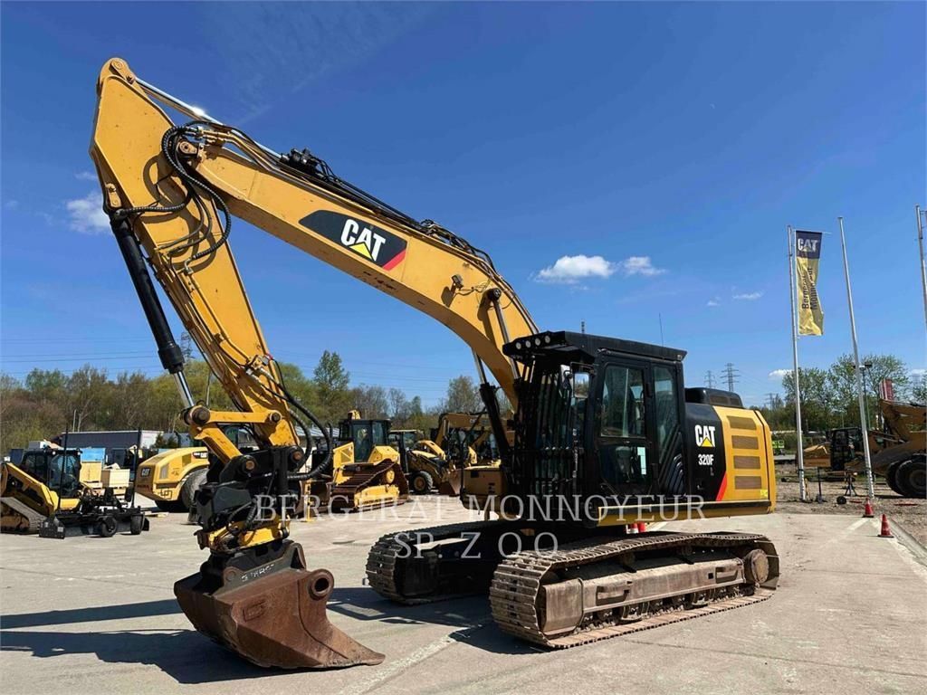 Caterpillar 320fl Excavadora de orugas 88.076 €