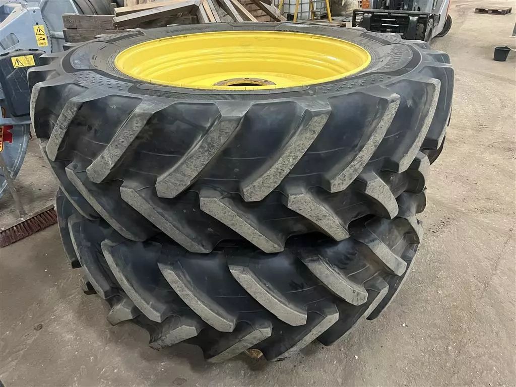 ALLIANCE 480/80r42 + 480/65r28 Ruedas y orugas 6003 €