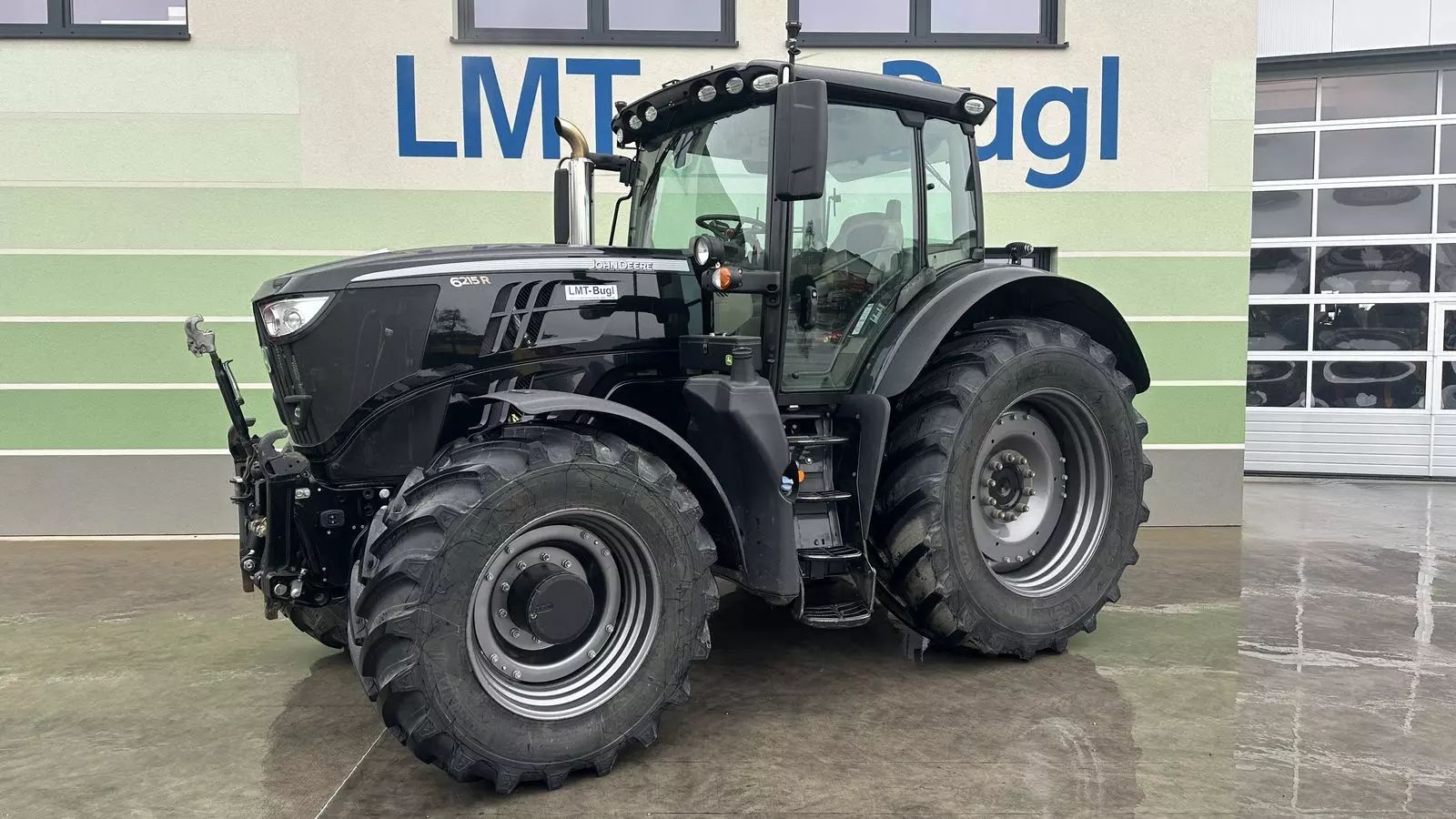 John Deere 6215 R Трактор 97 500 €