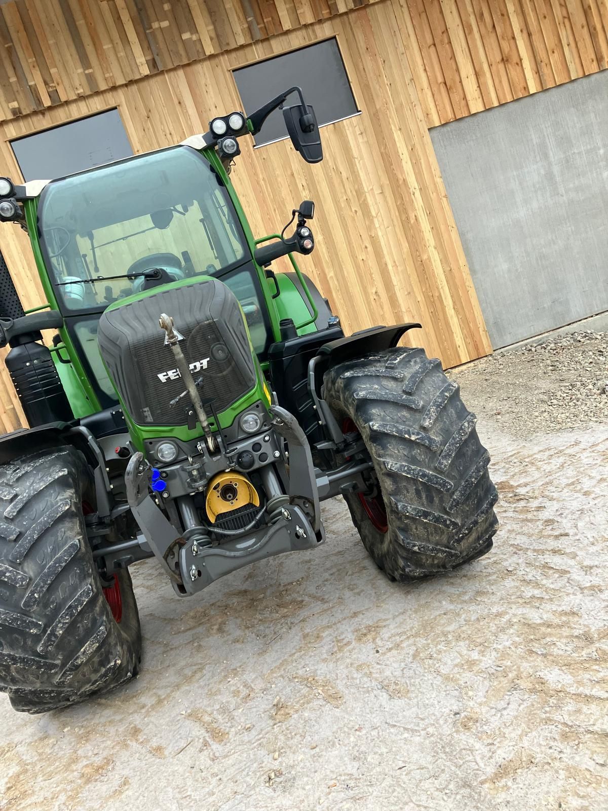 E-FARM: Fendt 313 Vario - Tractor - id ALSMU87 - 84.000 € - Año: 2015 - Horas: 4500,Potencia del motor: 135,Alemania