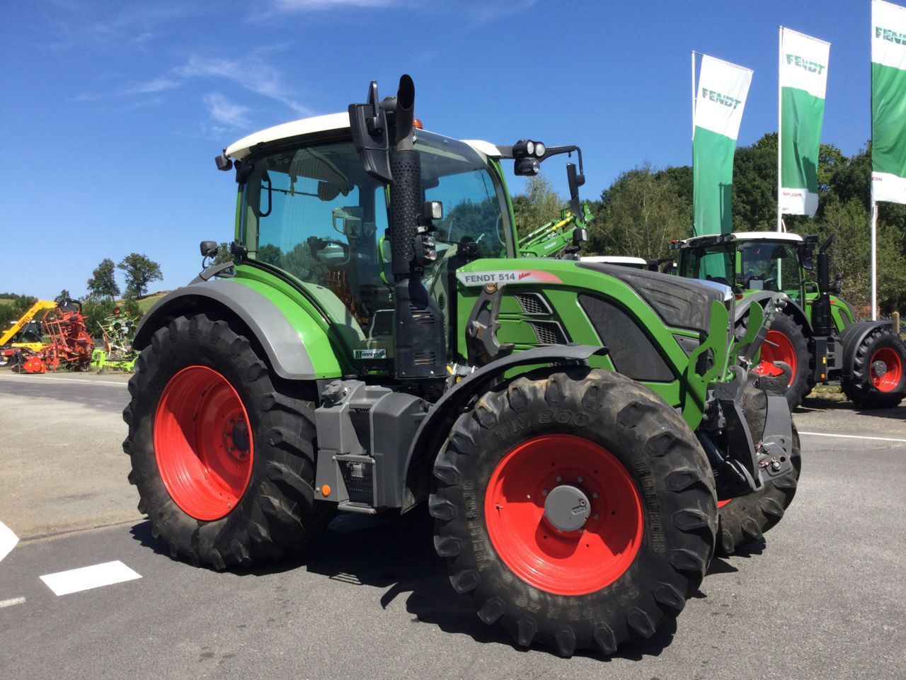 E-FARM: Fendt 514 Vario - Traktor - id LWPMFSY - 92.000 € - Produktionsår: 2019 - Motortimer: 3.215,Motoreffekt (HP): 145,Frankrig