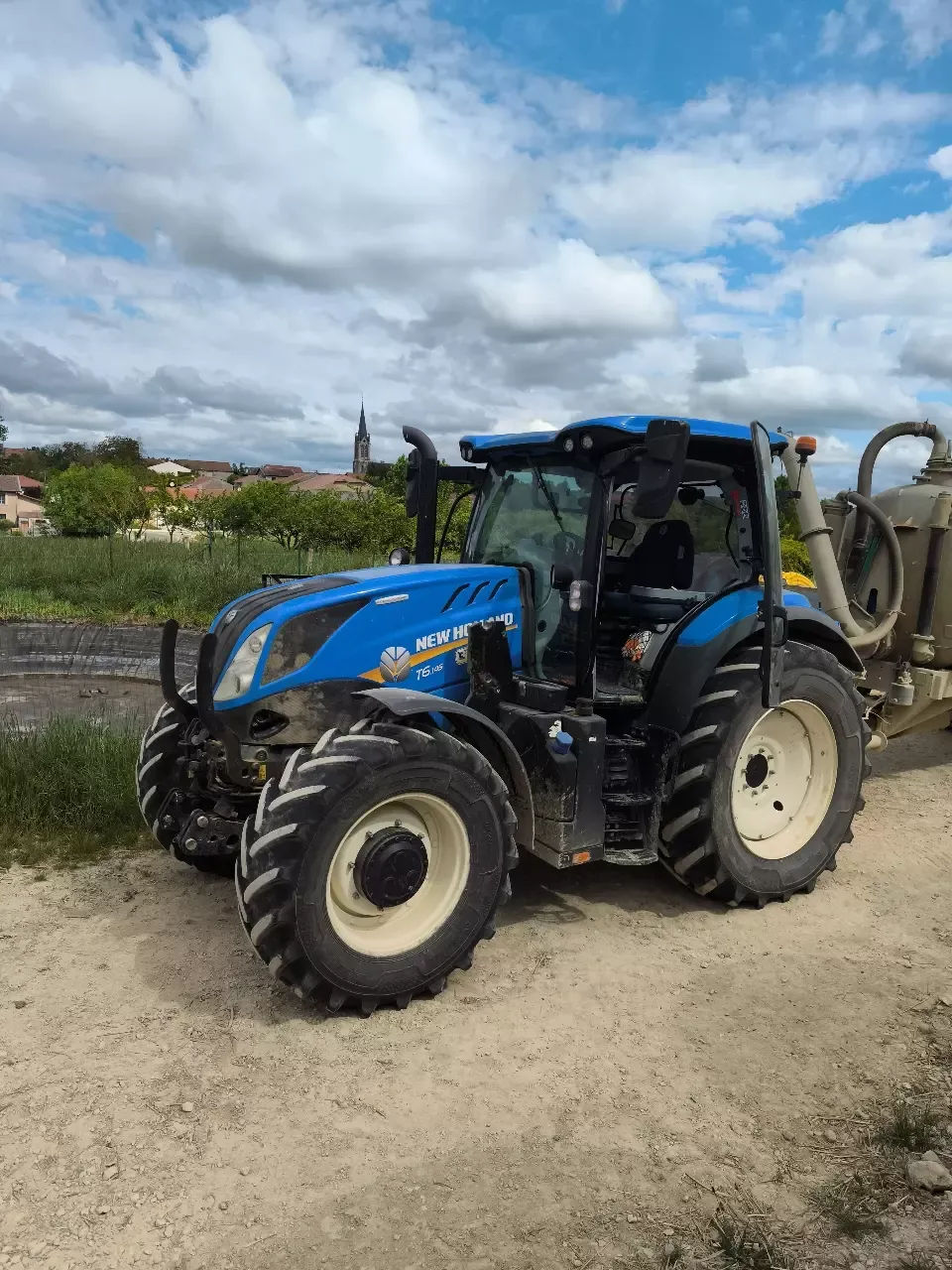 E-FARM: New Holland T6.145 - Tractor - id TKQVRGJ - €69,000 - Year of construction: 2021 - Engine power (HP): 125,France