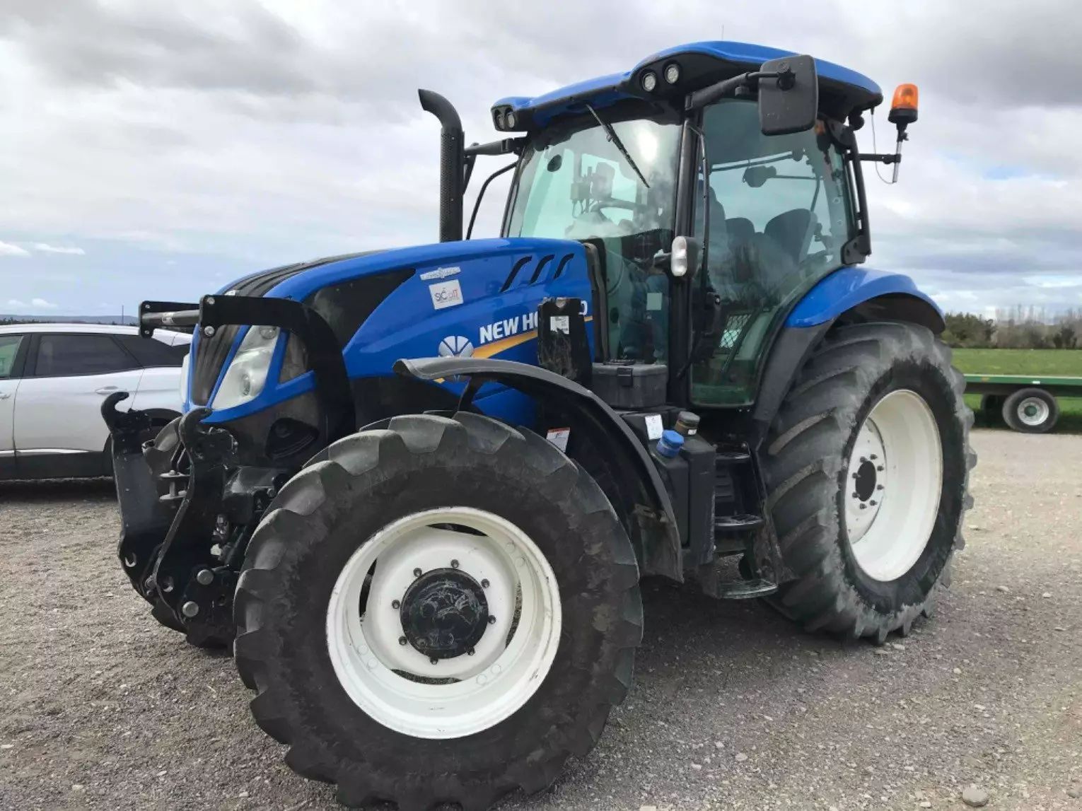 E-FARM: New Holland T6.145 - Tractor - id J6HK95N - 67.000 EUR - Anul: 2017 - Citeste ore: 3.200,Muterea motorului: 115,Franța