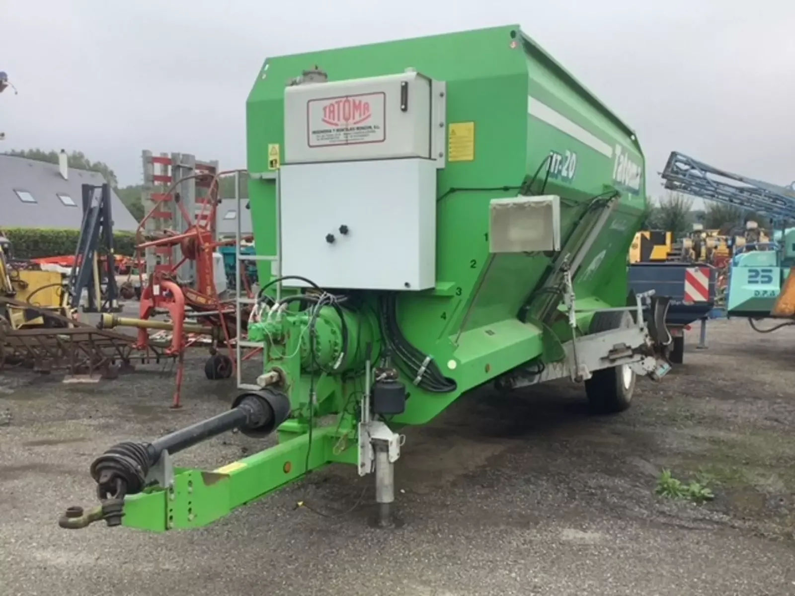 E-FARM: Tatoma 20m3 - Futtermischwagen - id WT54GHG - 9.900 € - Baujahr: 2015 - Frankreich