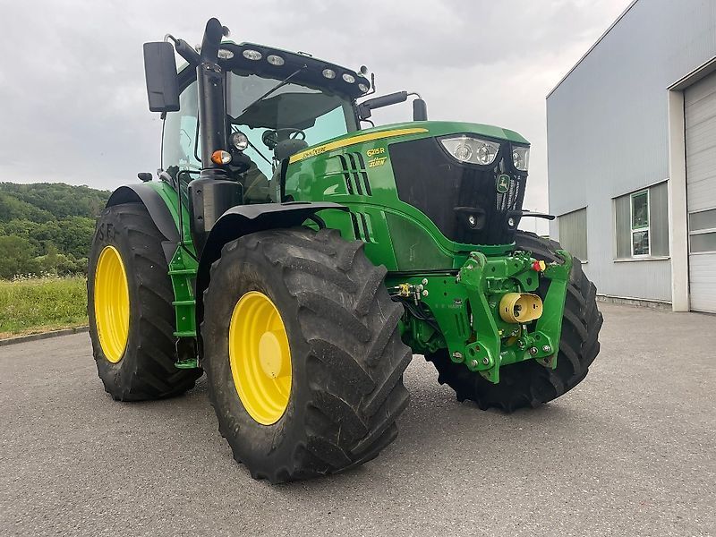 E-FARM: John Deere 6215 R - Tractor - id FJ7ERHJ - 107.500 EUR - Anul: 2018 - Citeste ore: 3.610,Muterea motorului: 215,Germania