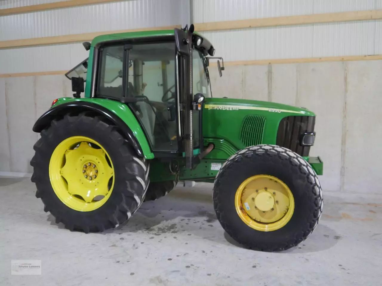 John Deere 6220 Premium Traktor 19 000 €