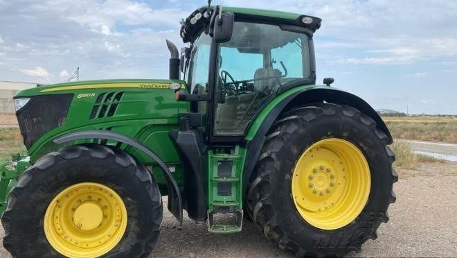 E-FARM: John Deere 6190 R - Traktor - id YTGSQN3 - 67 000 € - Rok produkcji: 2012 - Motogodziny: 10 533,Moc silnika: 190,Hiszpania
