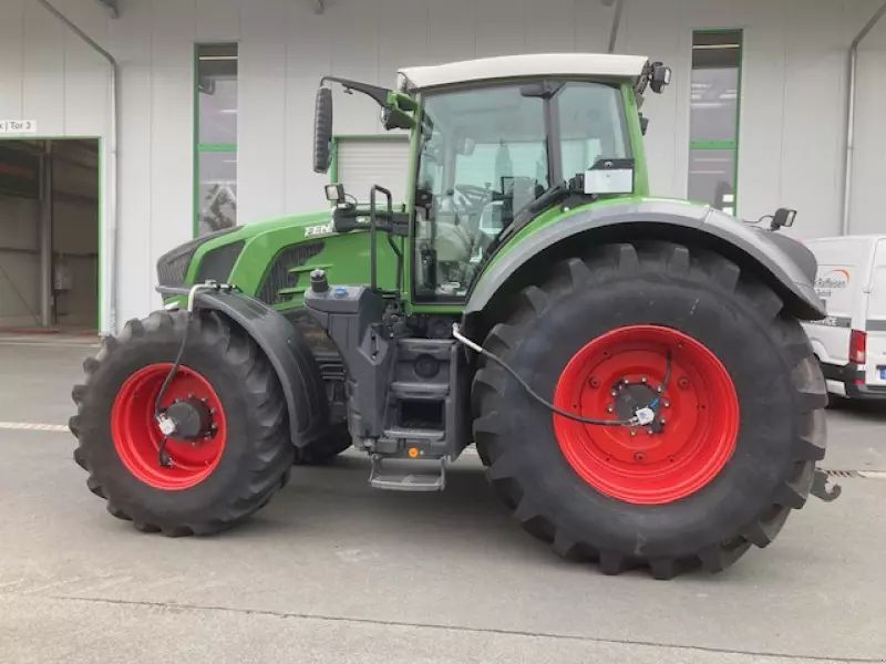 E-FARM: Fendt 824 Vario ProfiPlus - Tractor - id J7NYMLC - 160.000 € - Año: 2020 - Horas: 3201,Potencia del motor: 246,Alemania
