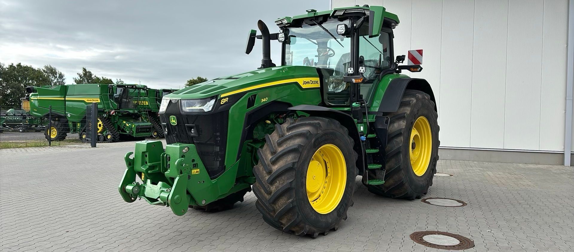 John Deere 8R 340 Tractor €247,500
