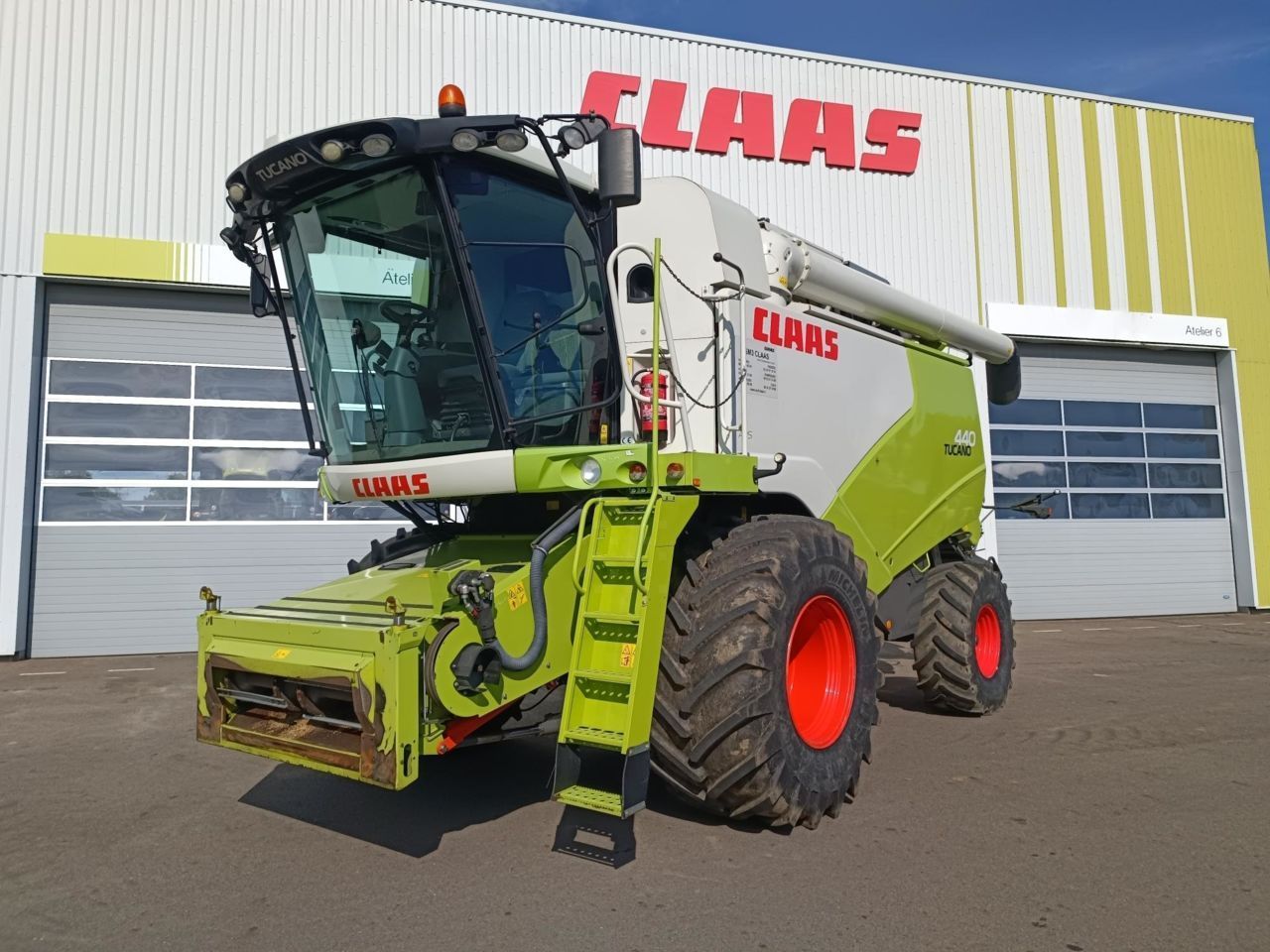 E-FARM: Claas Tucano 440 - Kombajn zbożowy - id GIK9WER - 165 000 € - Rok produkcji: 2017 - Motogodziny: 1300,Francja