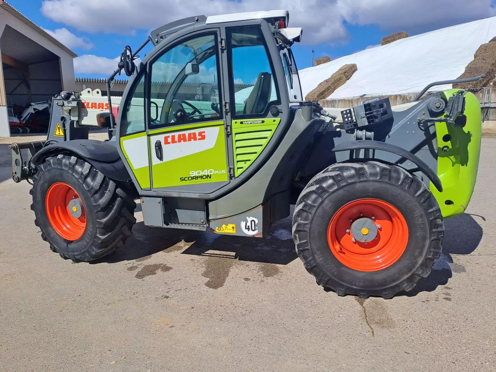 Claas scorpion 9040 plus Ładowacz teleskopowy 38 400 €