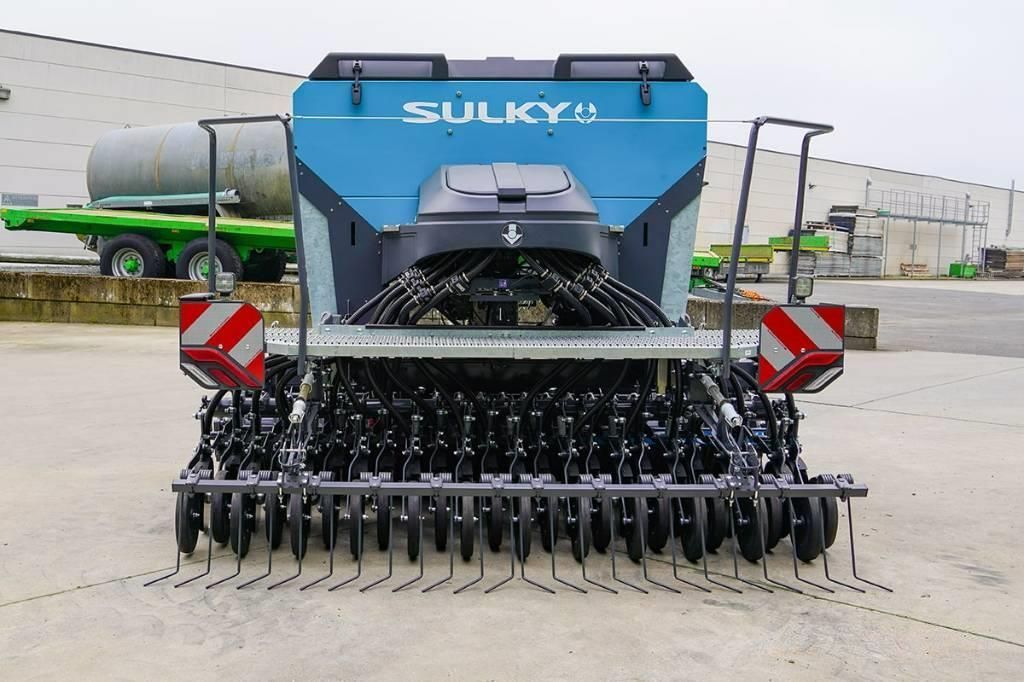 E-FARM: sulky sulky semoir pneumatique progress p50 - Drilling machine combination - id WL7NYY2 - €52,570 - Belgium