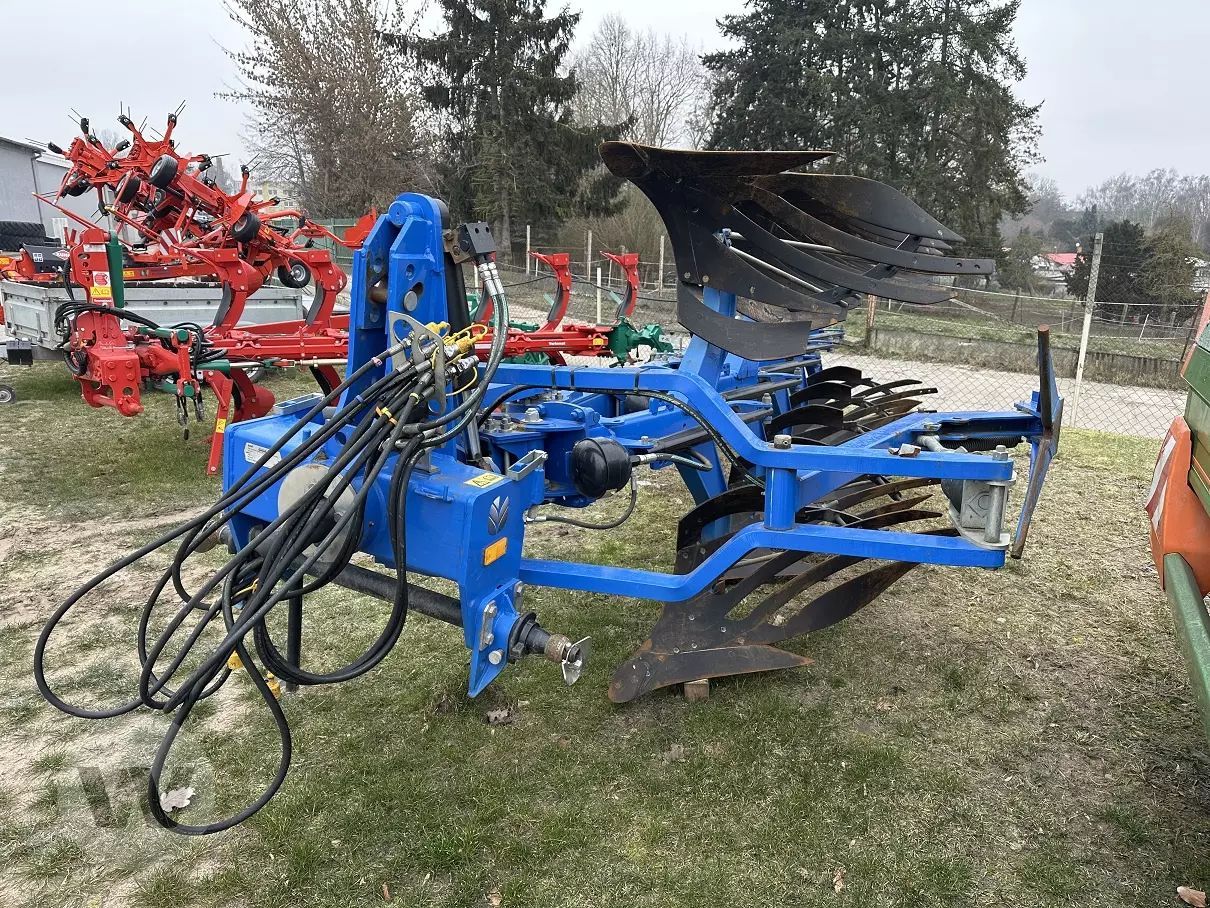 New Holland phvh 4+1 Plough €19,500