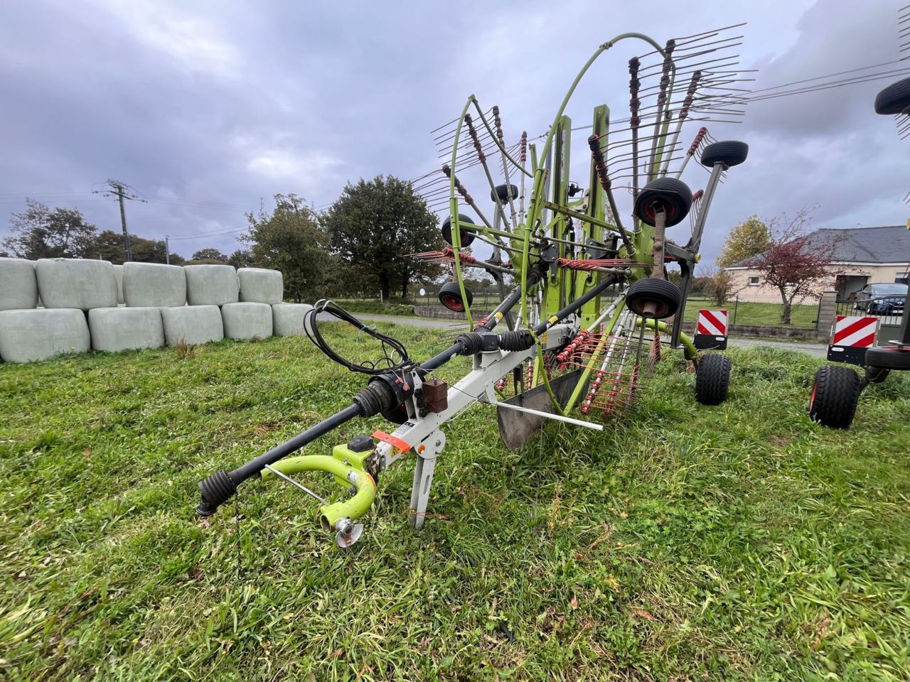 Claas Liner 2900 Tedder €18,900