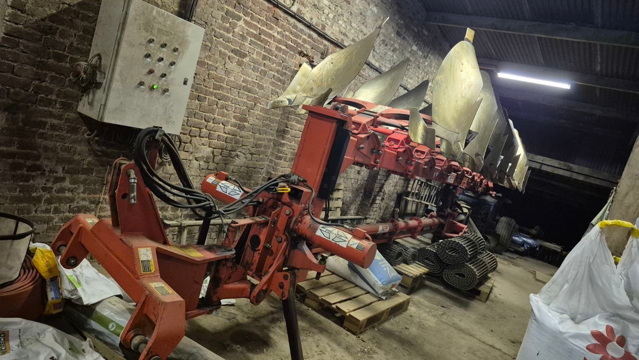 GREGOIRE BESSON spb9 Charrue 12 800 €