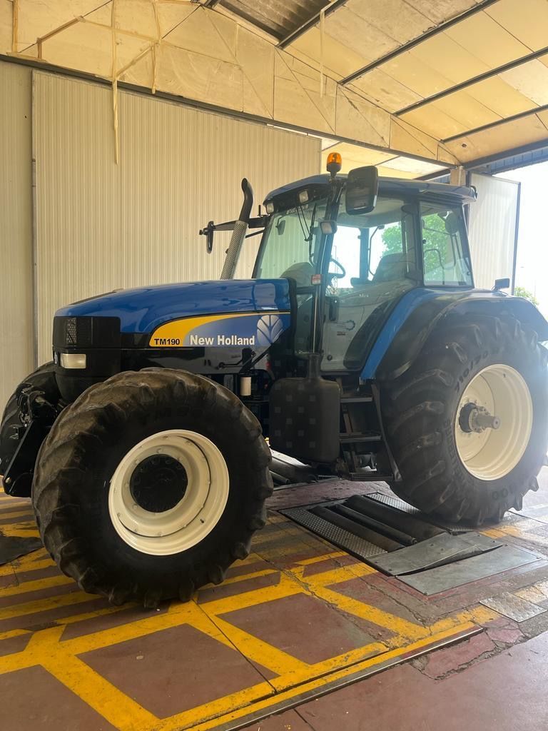 New Holland TM 190 Traktor 36 500 €