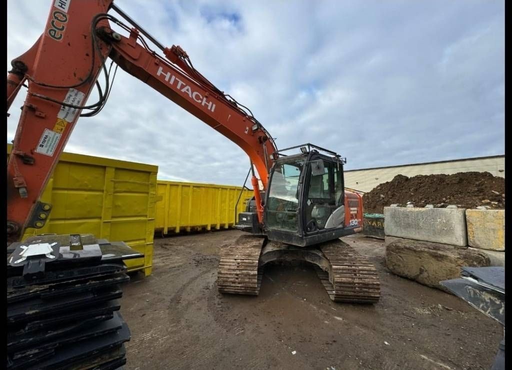 Hitachi zx 130 lc n Excavator pe șenile 43.153 EUR