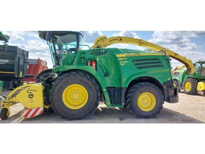 E-FARM: John Deere 8500 - Feldhäcksler (selbstfahrend) - id TW2A2UU - 255.000 € - Baujahr: 2021 - Abgelesene Motorstunden: 538,Frankreich