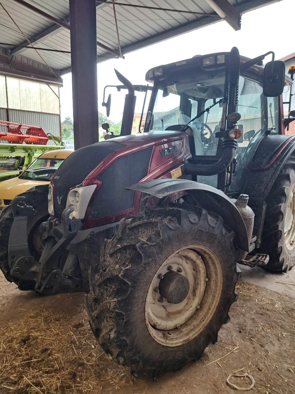 E-FARM: Valtra N123 - Traktor - id LX4ZMUS - 43 500 € - Rok produkcji: 2015 - Motogodziny: 6400,Moc silnika: 135,Francja