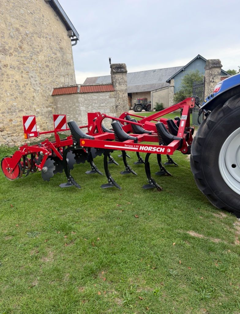 HORSCH Terrano 3 FX Cultivator 18.000 EUR