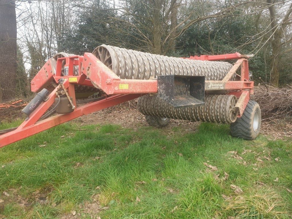 E-FARM: Kverneland Actiroll 830 - Presses et rouleaux - id IDMVEXD - 9 900 € - Année: 2019 - France