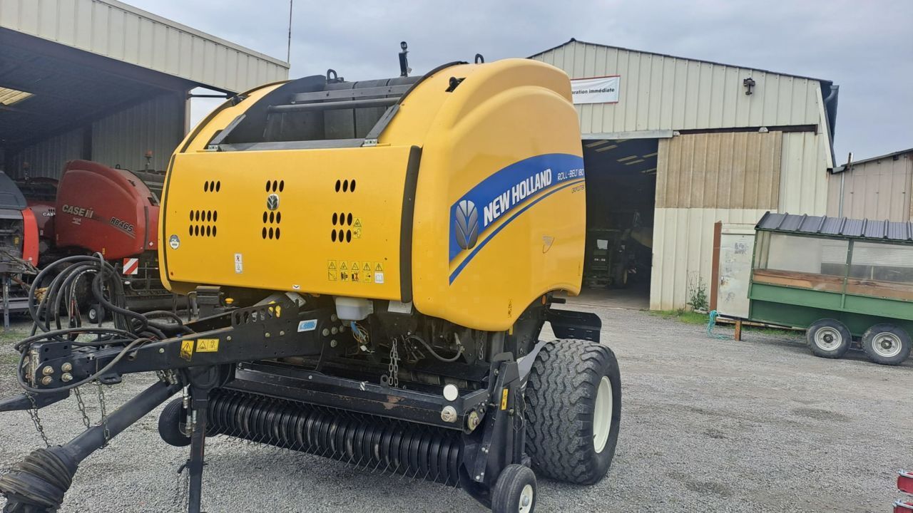 New Holland Roll-Belt 180 Cropcutter Baler €15,000