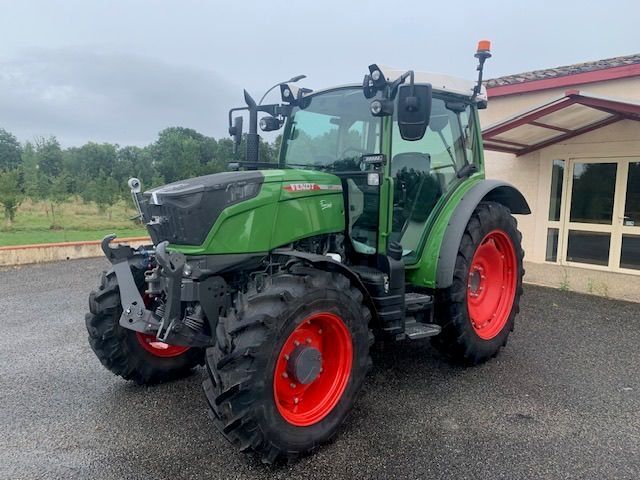 E-FARM: Fendt 209 Vario - Tractor - id 1PU9BIP - €80,000 - Year of construction: 2021 - Engine hours: 1,077,Engine power (HP): 90,France