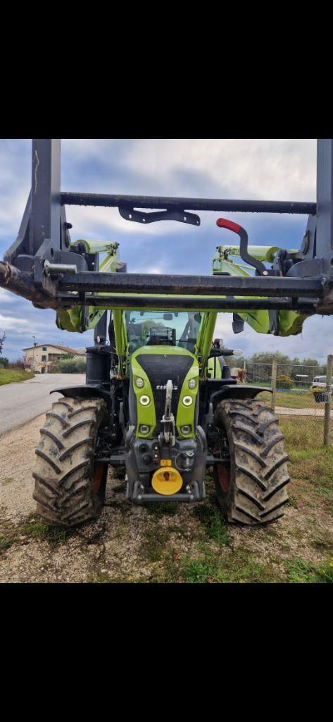 Claas Arion 530 CMATIC Traktor