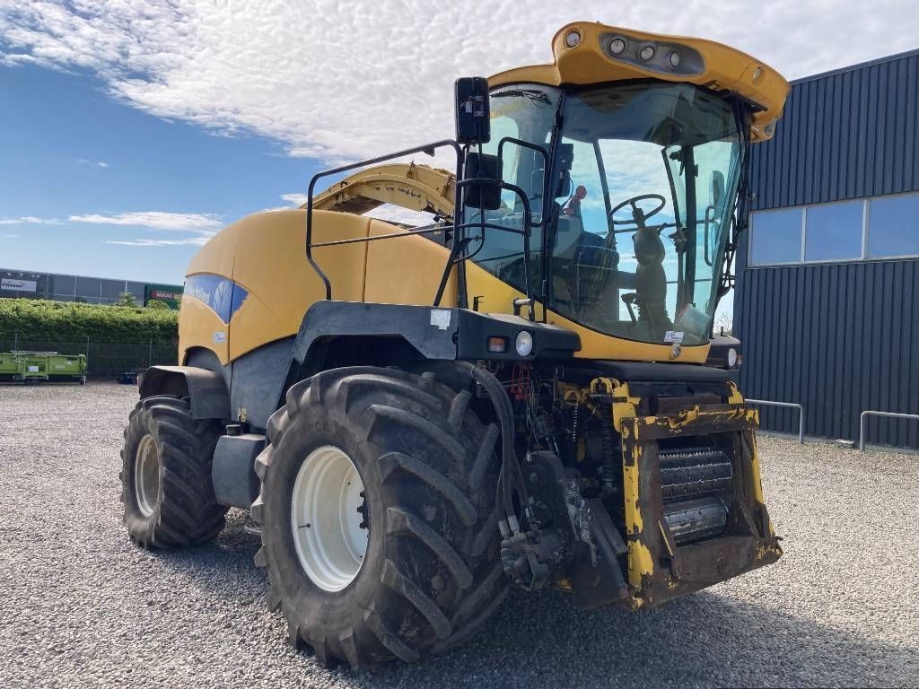 E-FARM: New Holland FR 9040 - Cosechadora de forraje autopropulsada - id VFV9EXI - 56.965 € - Año: 2009 - Horas: 4302,Potencia del motor: 390,Dinamarca