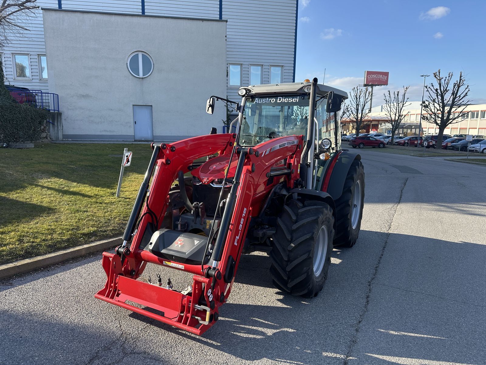 E-FARM: Massey Ferguson massey ferguson 3al.95 efficient - Tractor - id GCNRVSH - 99.000 € - Año: 2024 - Austria