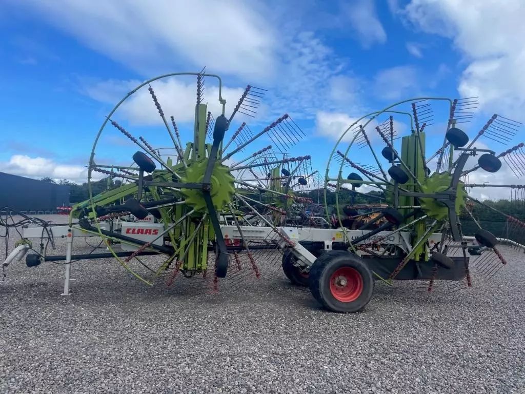 E-FARM: Claas Liner 4000 - Schwader - id GXZPXH4 - 33.495 € - Baujahr: 2017 - Dänemark