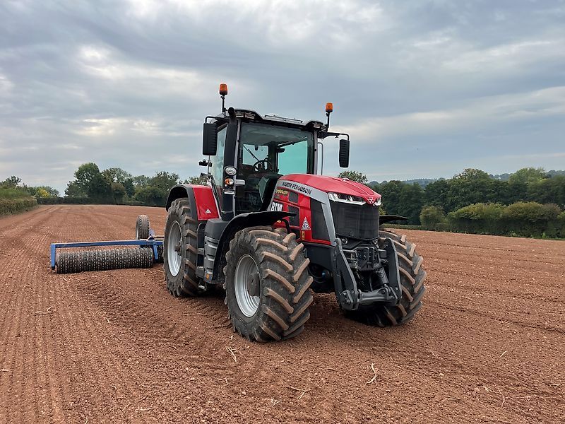 Massey Ferguson 8S.265 Traktor 98.655 €