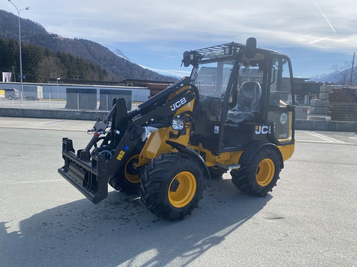 E-FARM: JCB 403 agri - Chargeuse sur pneus - id LLDU4CJ - 41 584 € - Année: 2022 - Lecture du nombre d'heure: 300,Puissance du moteur (chevaux): 26,Autriche