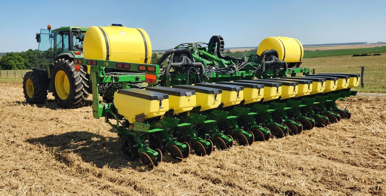 John Deere db20- 8 /76 - 12/50 Precision drill €83,000