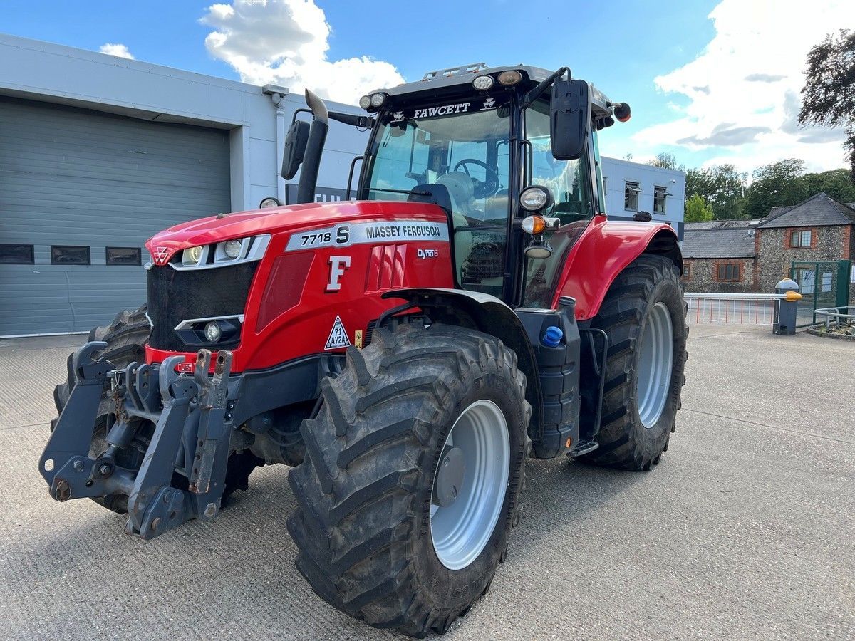 Massey Ferguson 7718 S Tractor €84,726