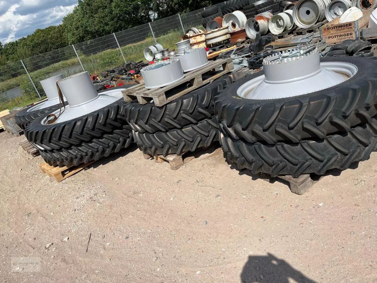 E-FARM: Kock&Sohn 320/85 r38 320/90 r54 - Wheel and track - id CBDTLQ7 - €10,500 - Year of construction: 2022 - Germany